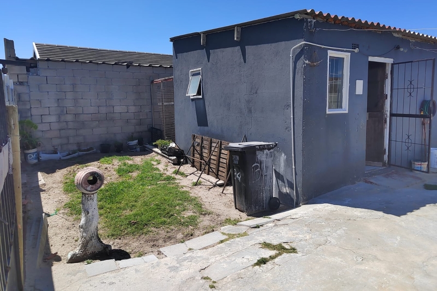 2 Bedroom Property for Sale in Lavender Hill Western Cape